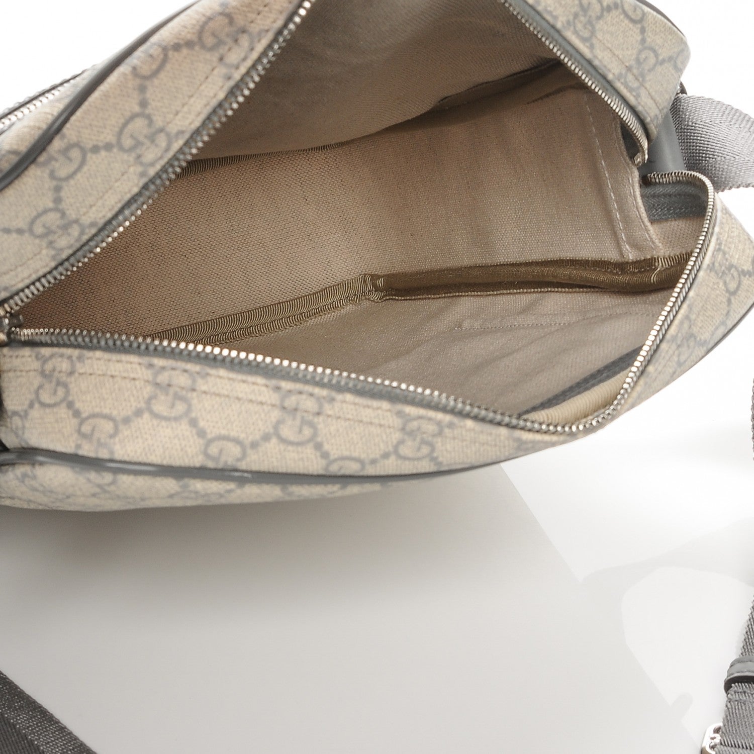Gucci GG Plus Monogram Medium Messenger Bag Ecru Grigio 5 of 7