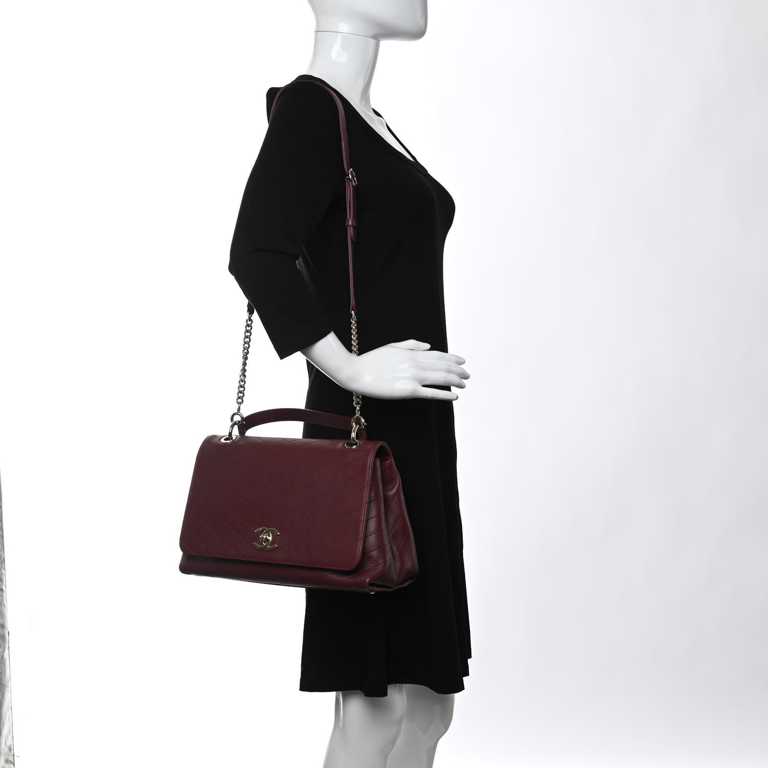 Chanel Grained Calfskin Stitched Chevron Medium Chic Top Handle Flap Red 2 of 17