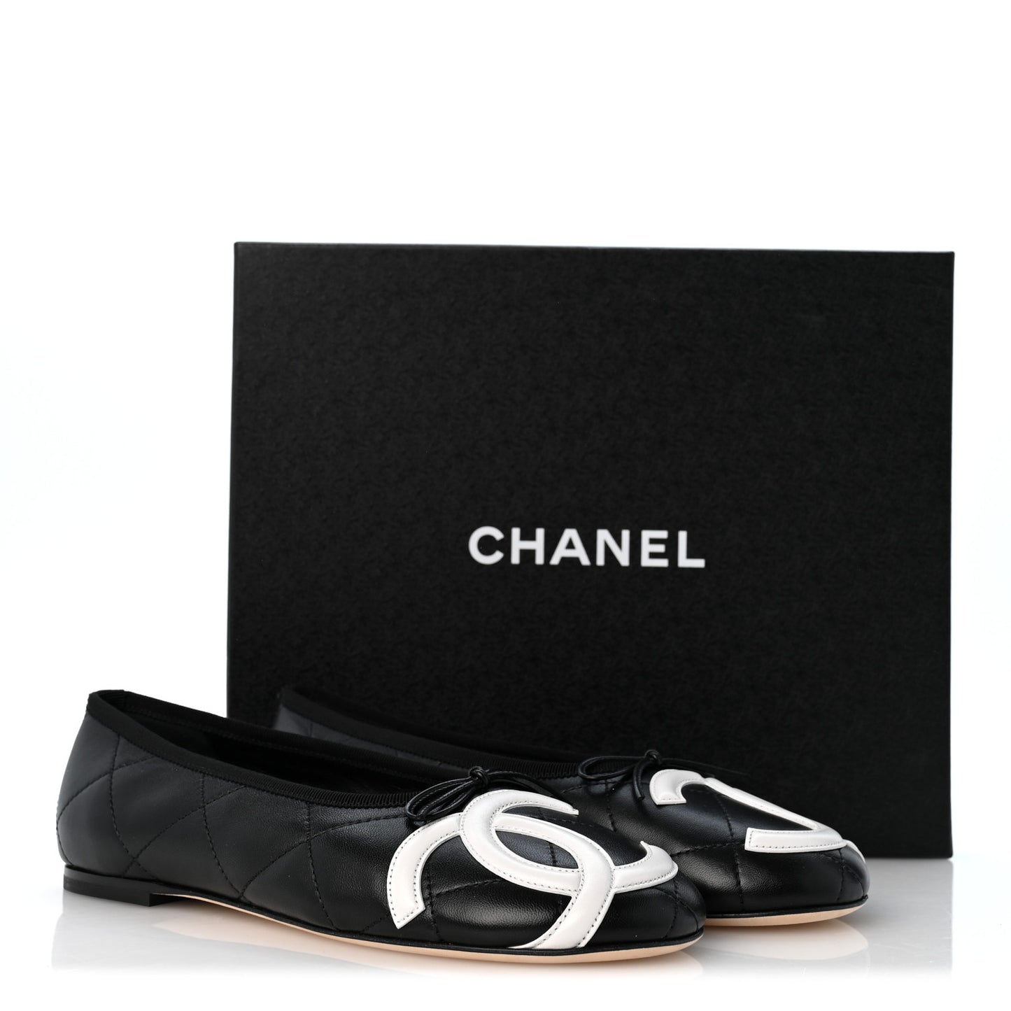 Lambskin Quilted CC Cambon Ballet Flats 39 Black White