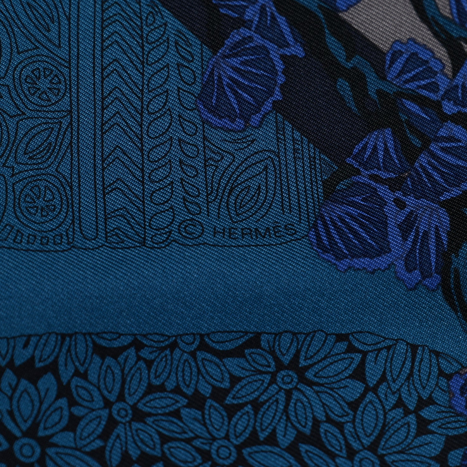 Hermes Silk Les Legendes De L'Arbre Scarf 90 Petrole Gris Acier 4 of 5