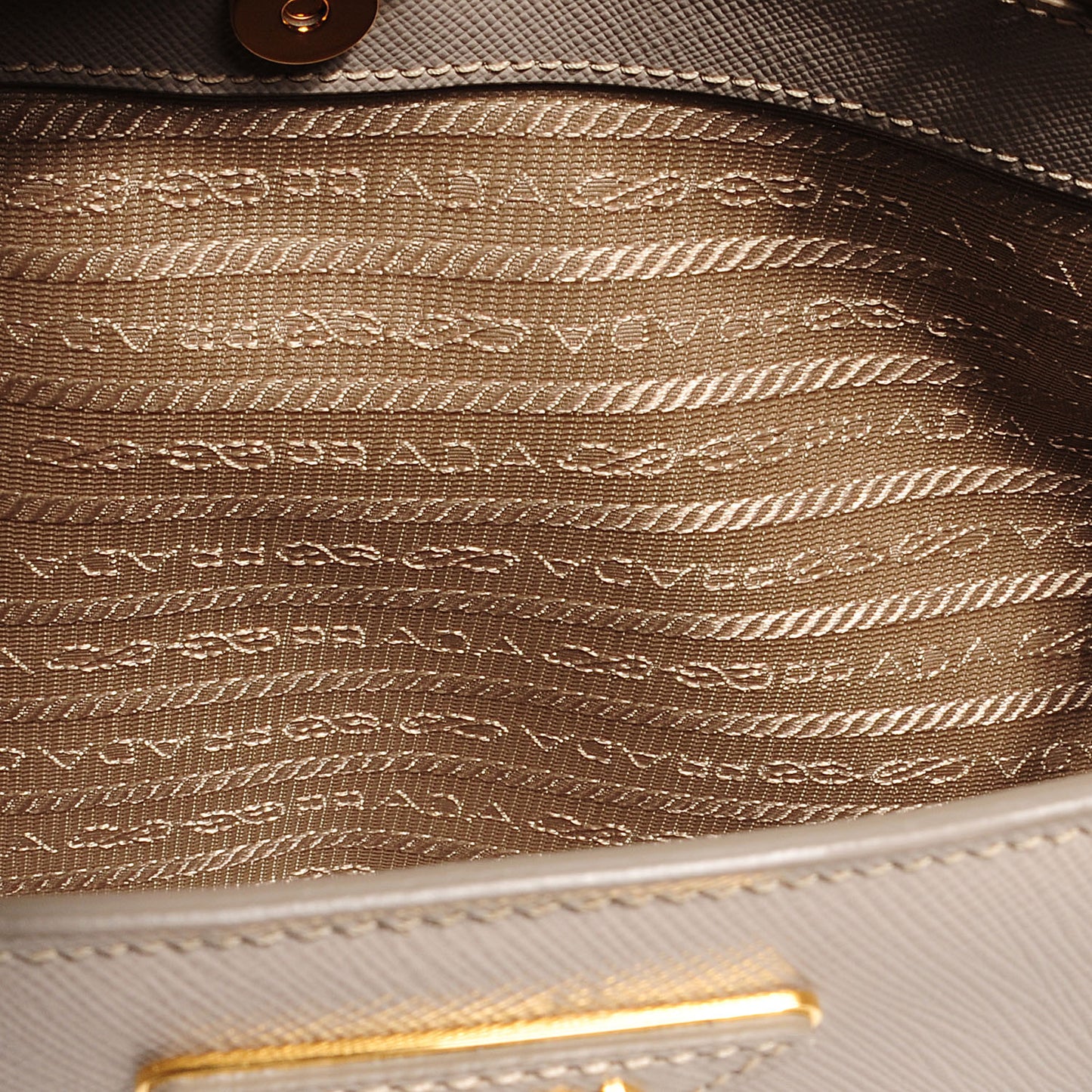 Saffiano Lux Medium Tote Pomice