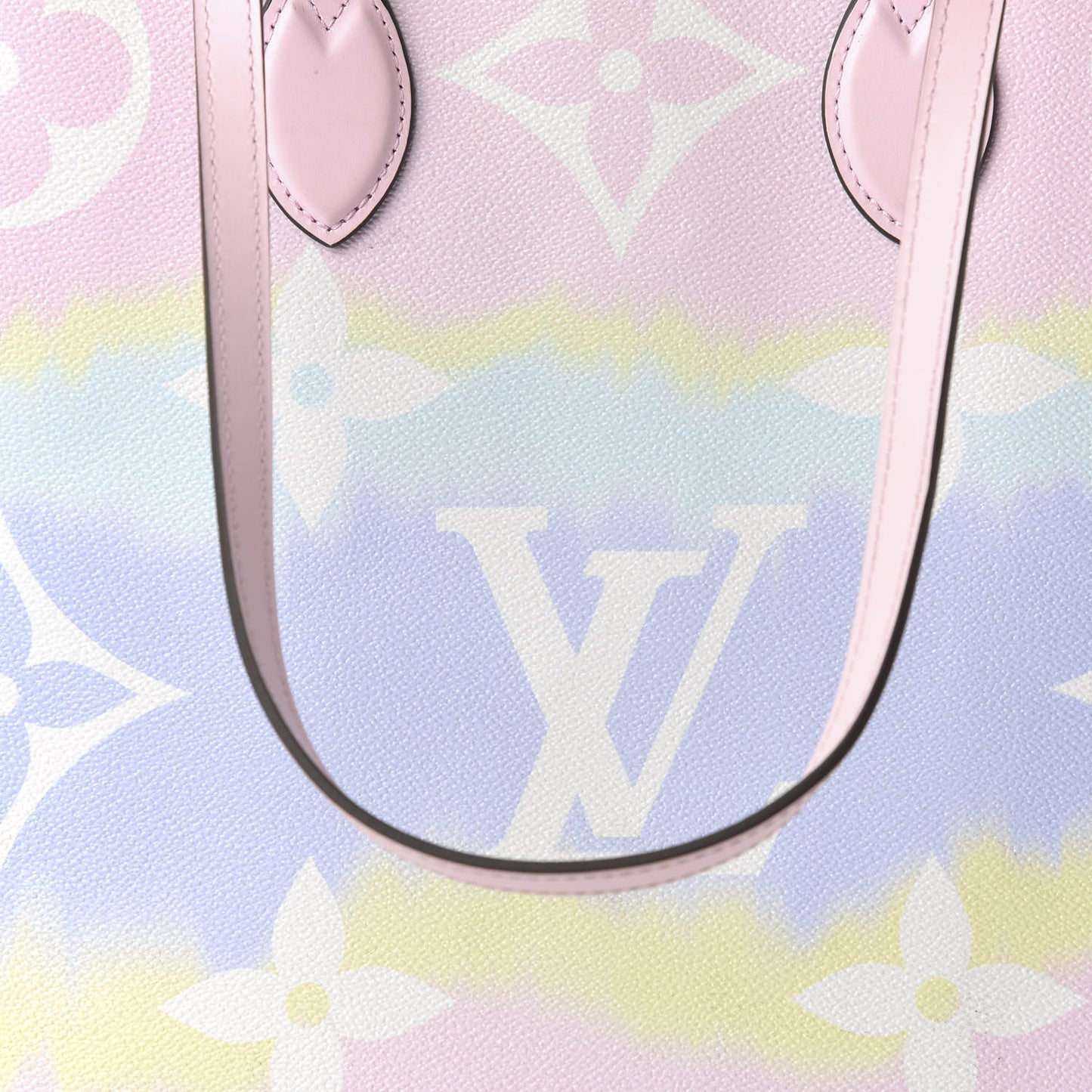 Monogram Escale Onthego GM Pastel