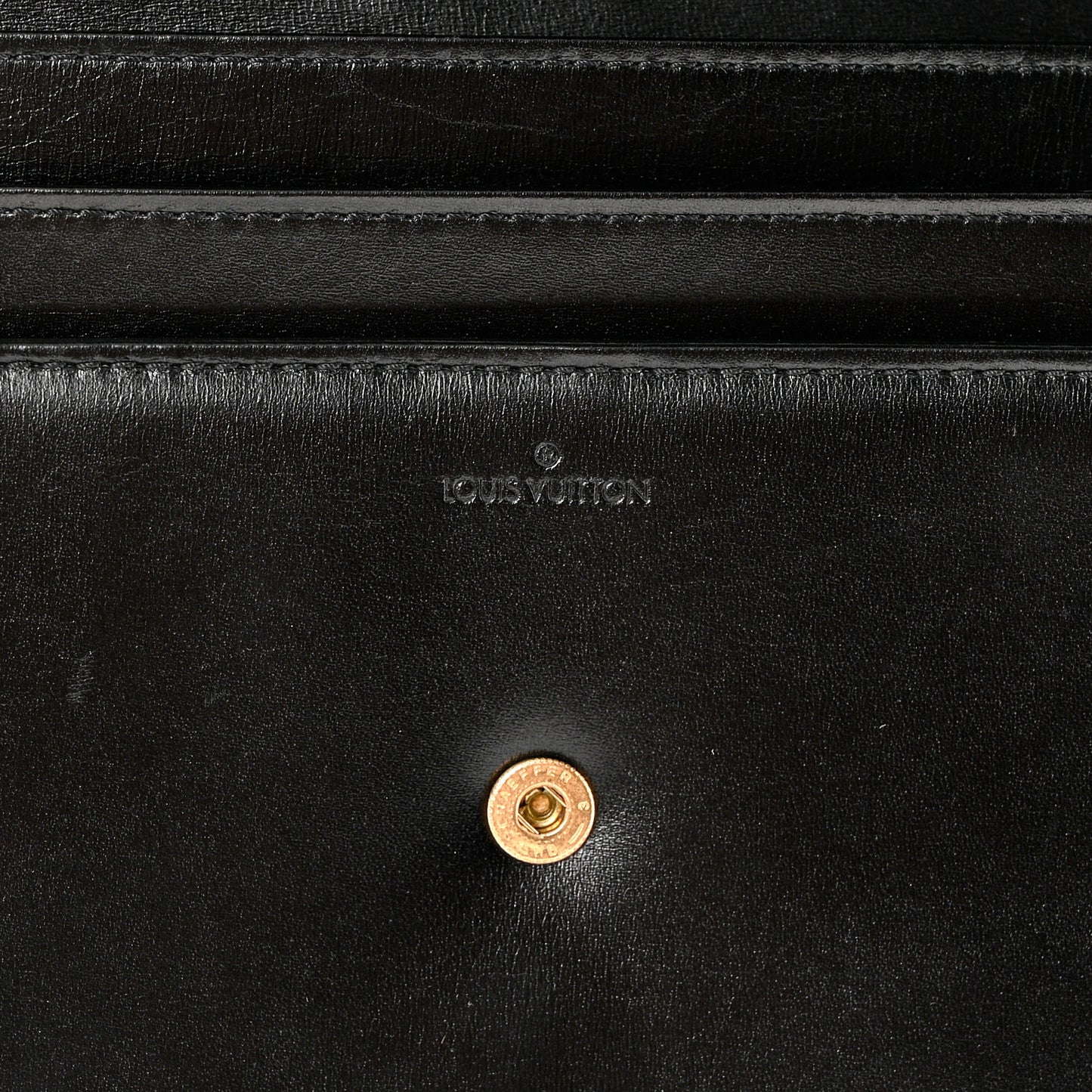 Epi Opera Pochette Egee Clutch Black