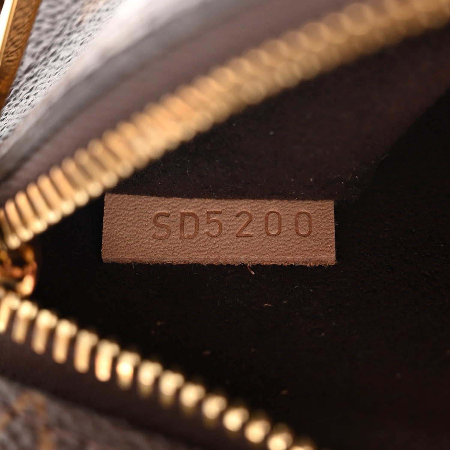 Louis Vuitton Monogram Pochette Metis 7 of 11