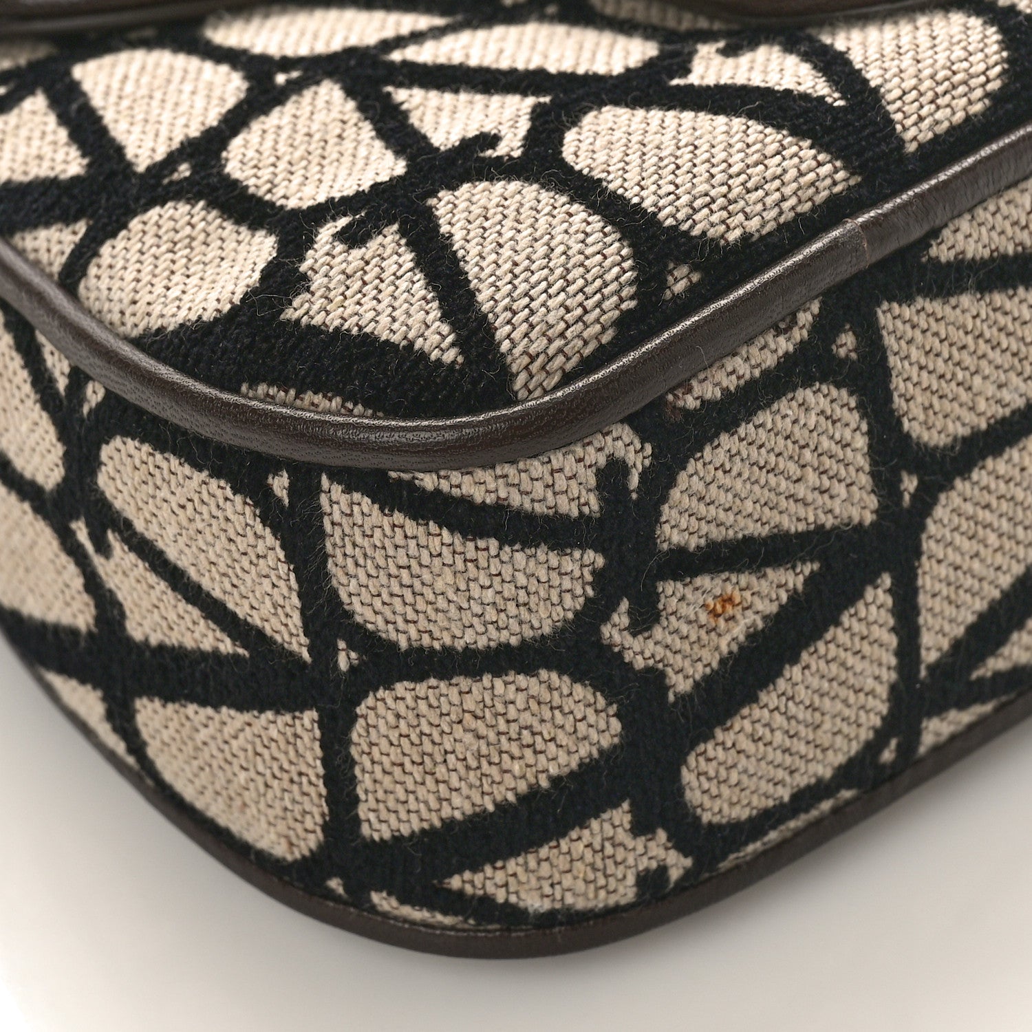 Valentino Garavani Toile Iconographe Goatskin Vlogo Small Loco Hobo Bag Naturale Black Fondant 7 of 8