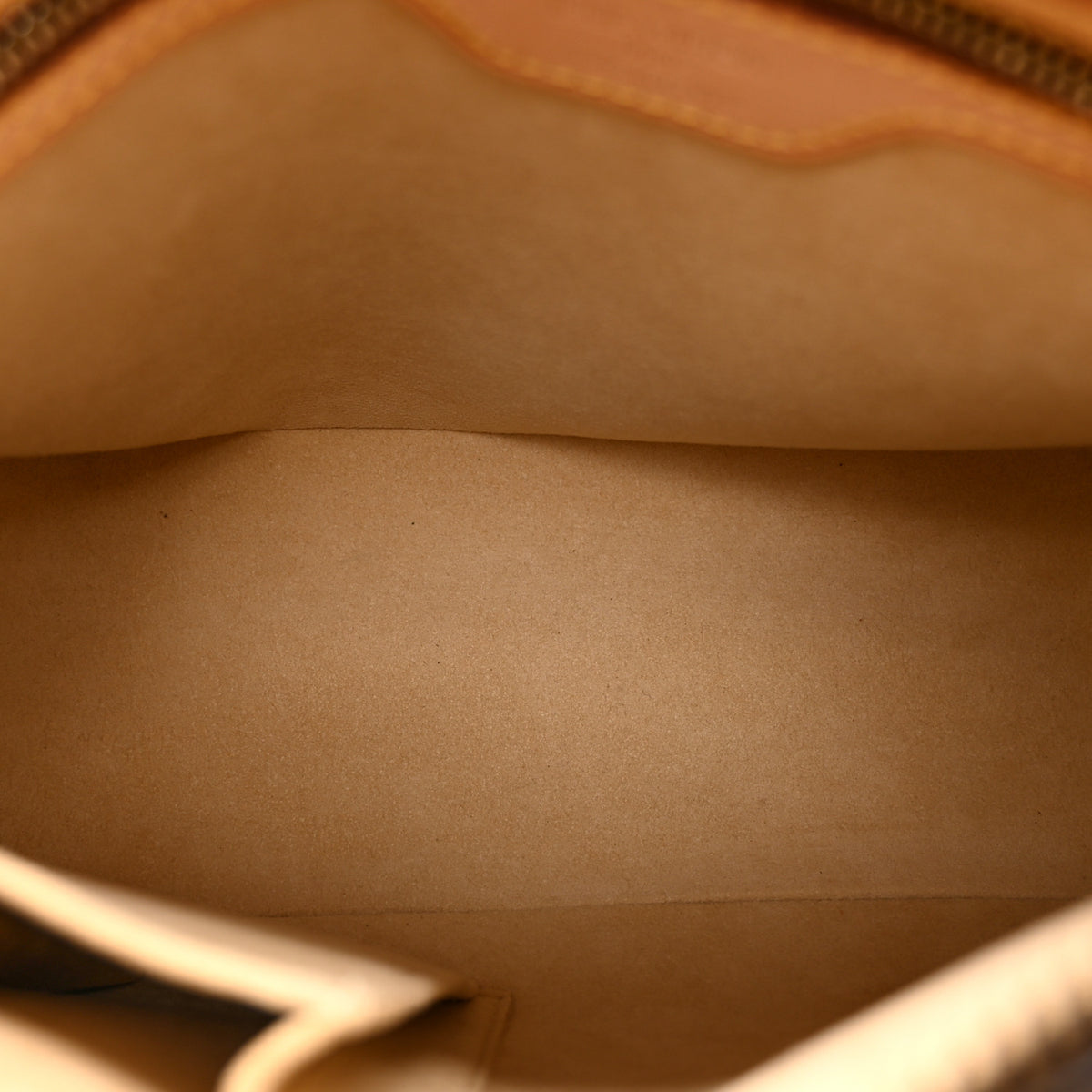 Louis Vuitton Monogram Looping MM 5 of 10