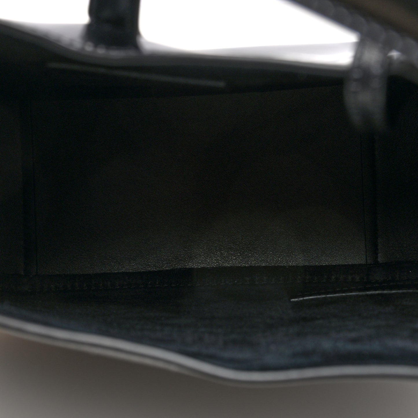 Patent Small Le 5 A 7 Supple Hobo Black