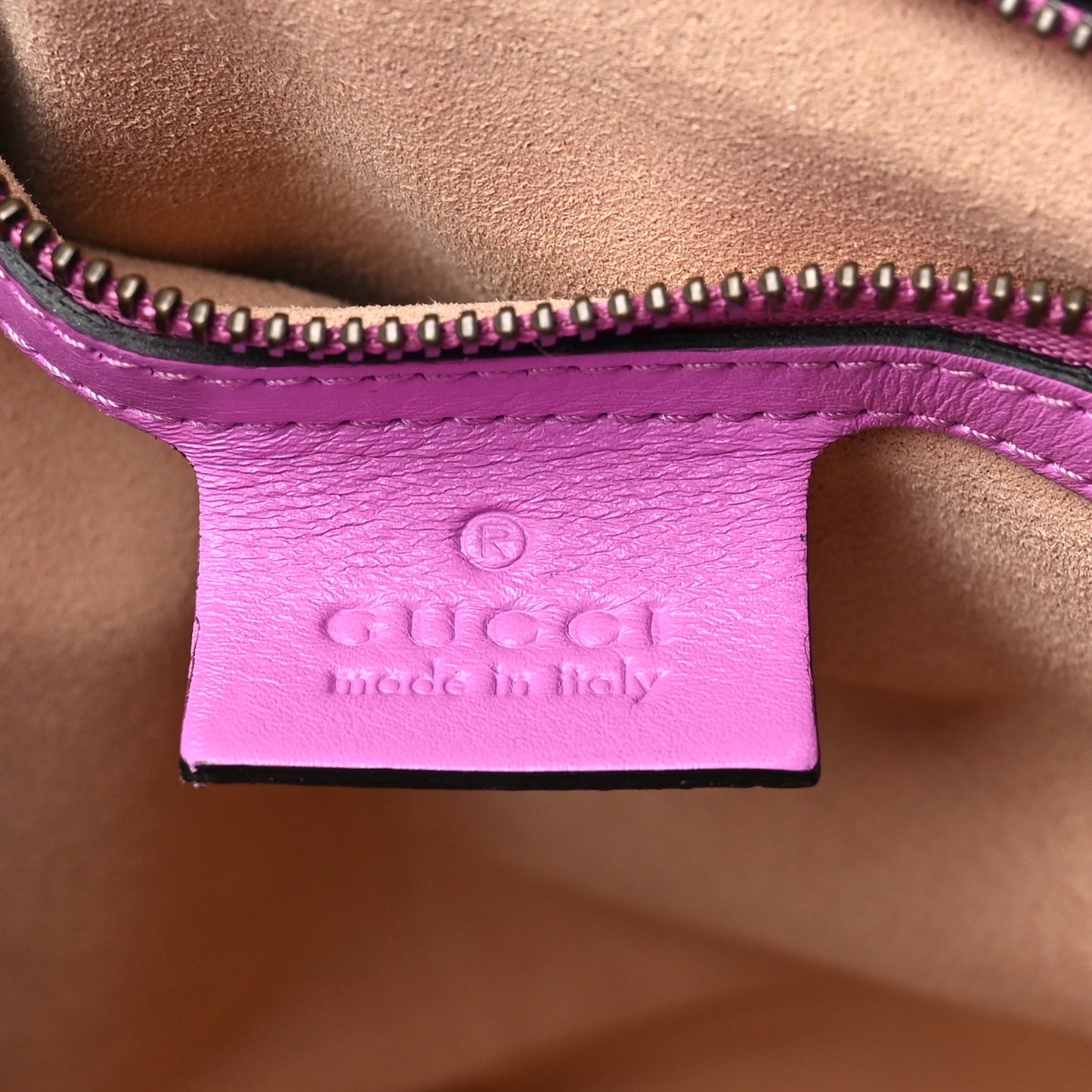 Calfskin Matelasse Medium GG Marmont Shoulder Bag Candy Mousse