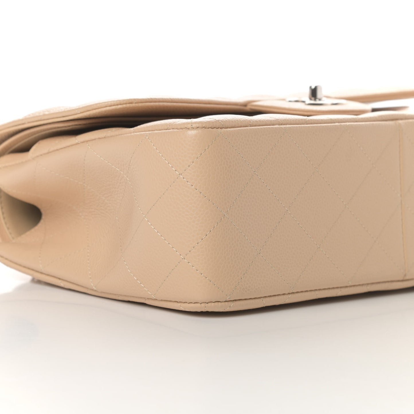 Caviar Quilted Jumbo Double Flap Beige Clair