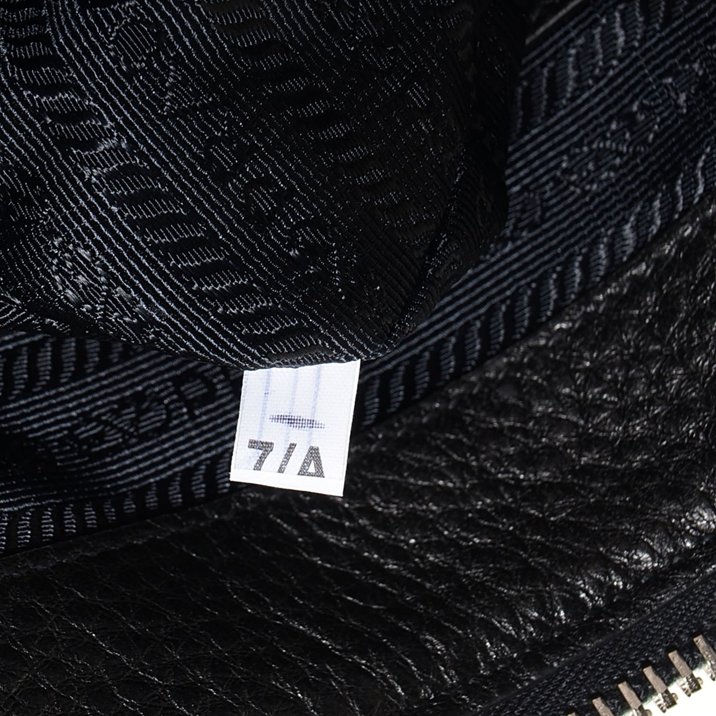 Vitello Daino Tote Nero Black