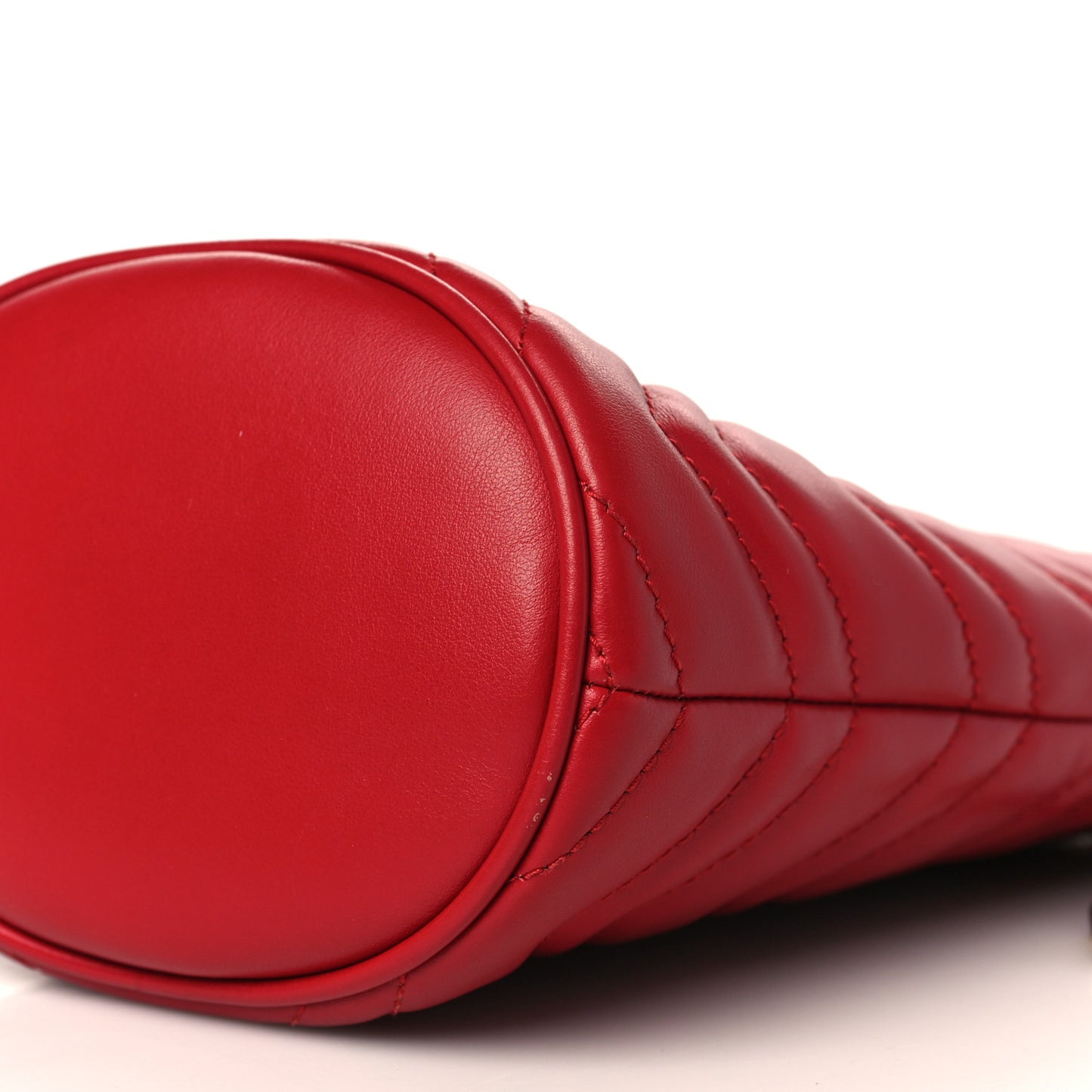 Calfskin Matelasse Mini GG Marmont 2.0 Bucket Bag Hibiscus Red