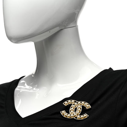 Chanel Pearl CC Brooch Light Gold 2 of 5