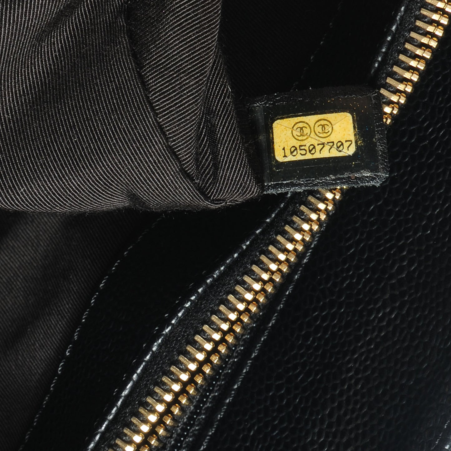 Caviar Grand Shopping Tote GST Black