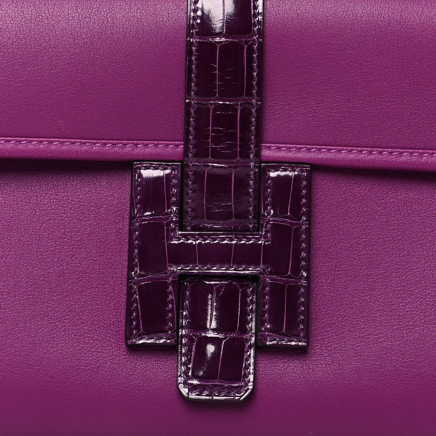 Swift Shiny Alligator Jige Elan Touch 29 Clutch Anemone