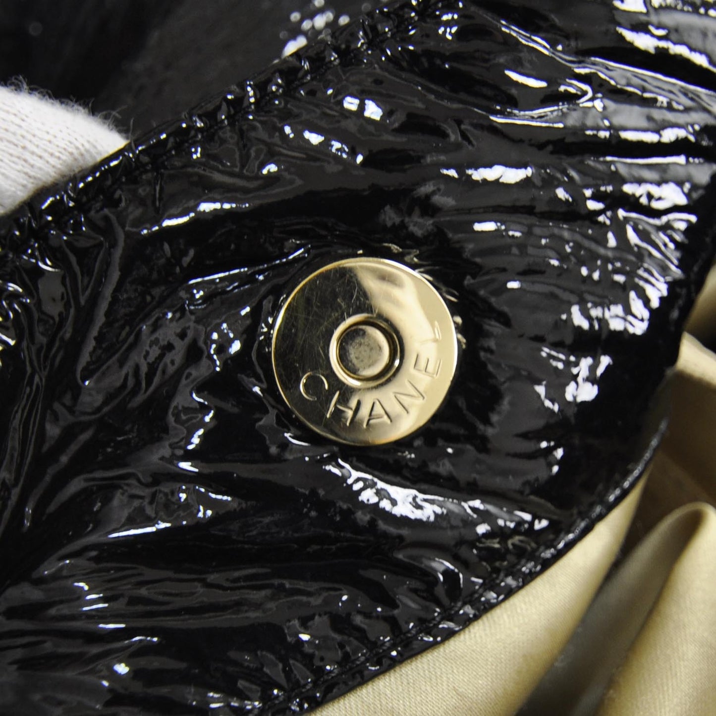 Vinyl Rock and Chain XL Flap Black