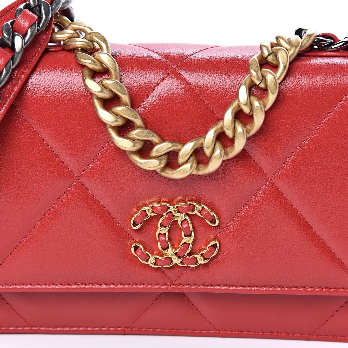 Goatskin Quilted 19 Wallet On Chain WOC Red
