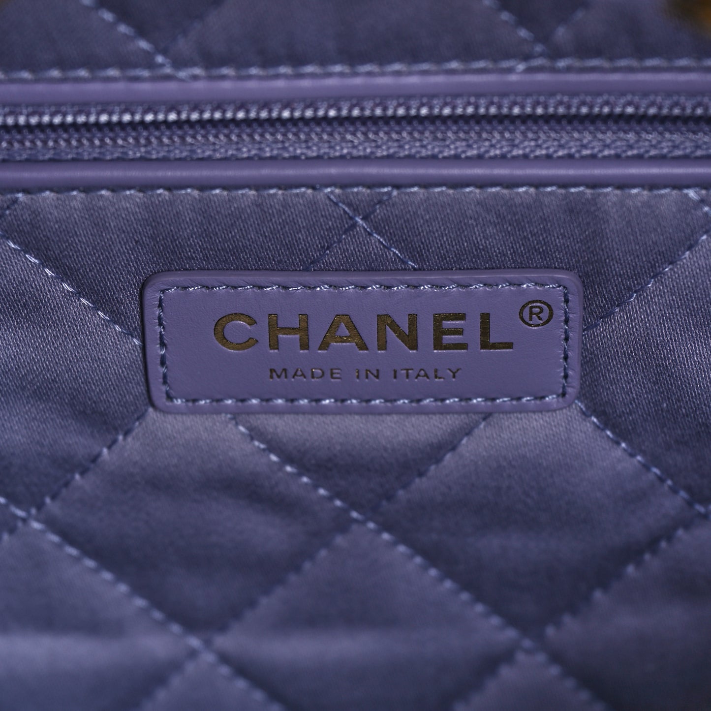 Shiny Caviar Quilted Monochrome Chanel 22 Light Purple