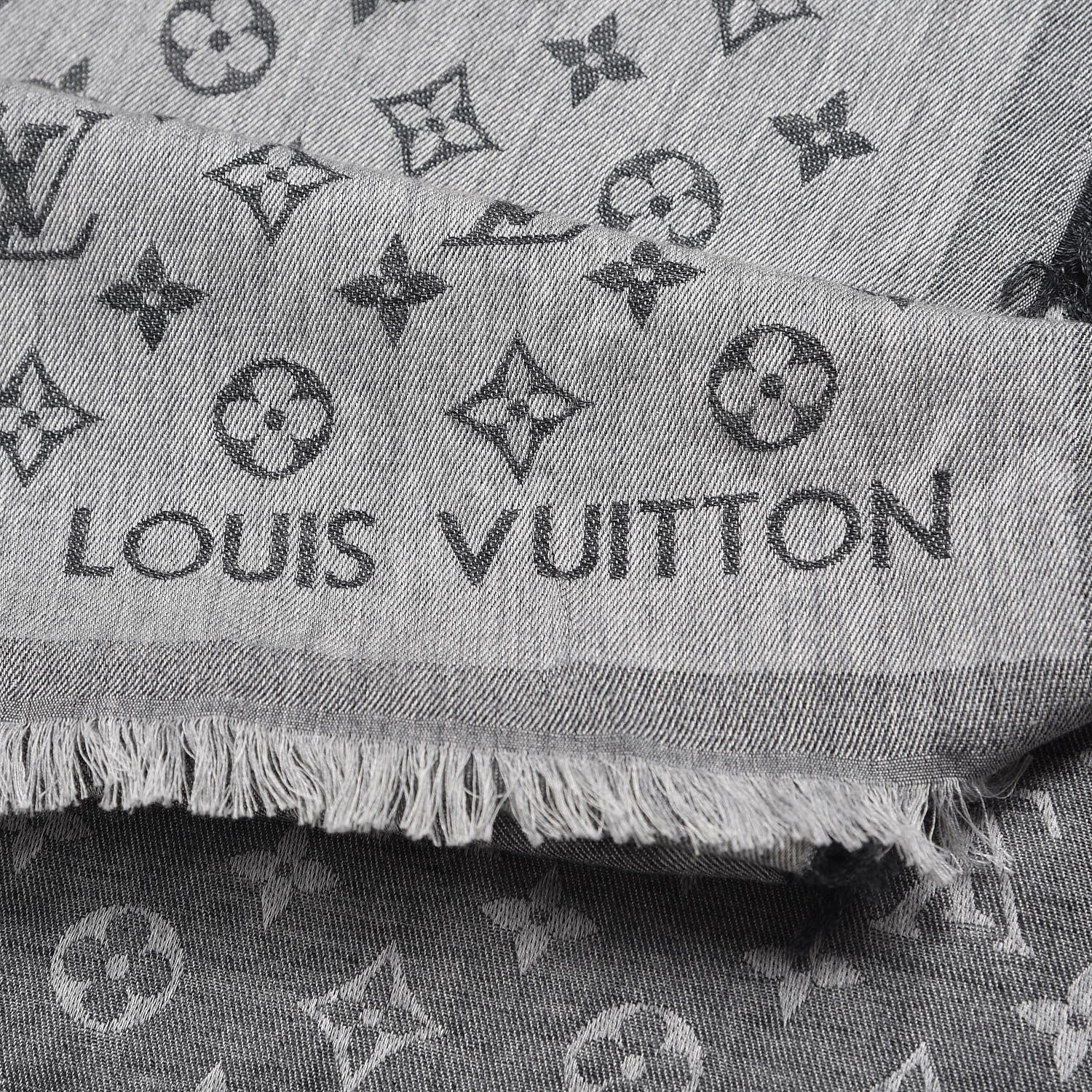 Louis Vuitton Cotton Monogram Essential Stole Gris 4 of 5