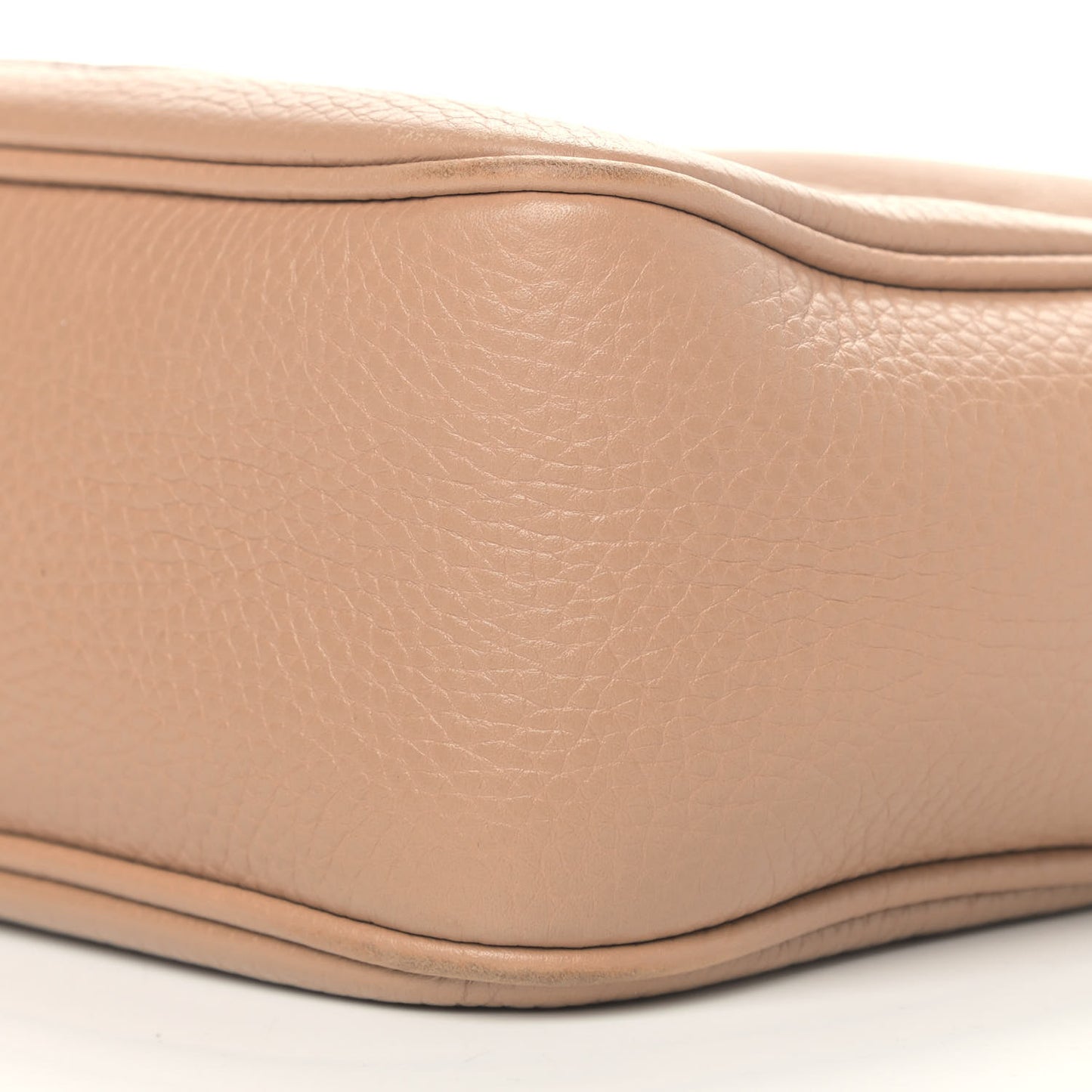 Pebbled Calfskin Small Soho Disco Bag Camelia