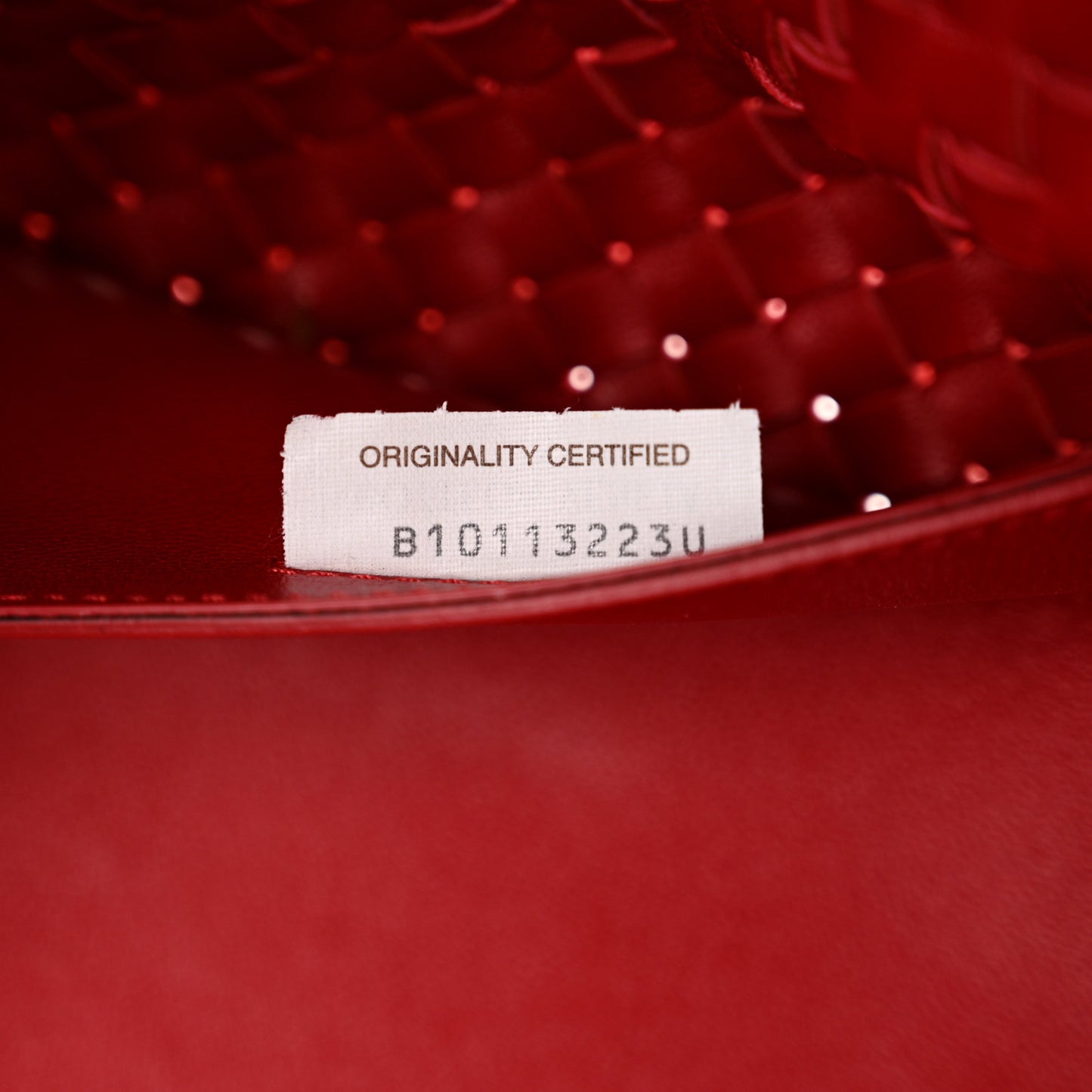 Lambskin Intreccio Medium Apple Candy