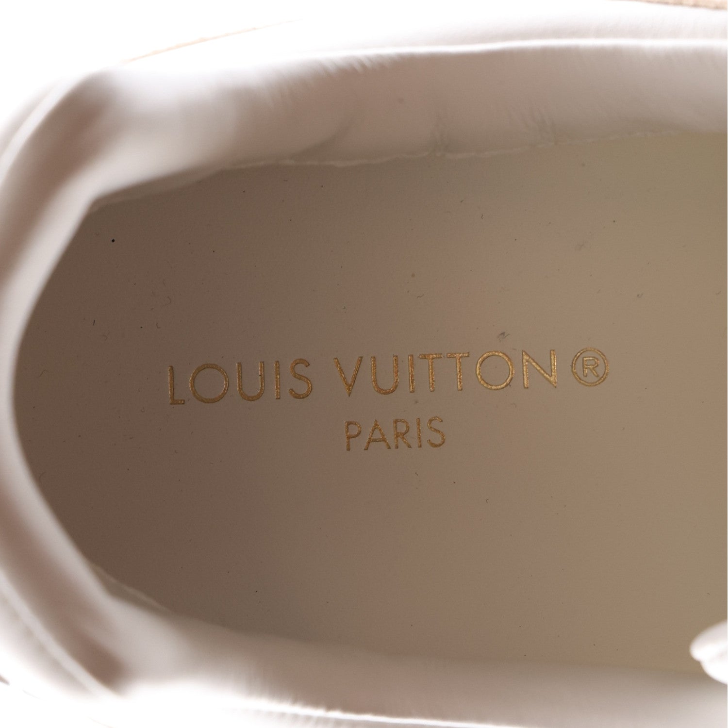 Louis Vuitton Calfskin Damier Azur Run Away Sneakers 40 White 9 of 10