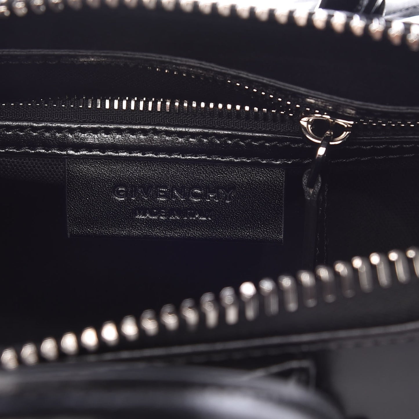 Shiny Lord Calfskin Mini Antigona Black