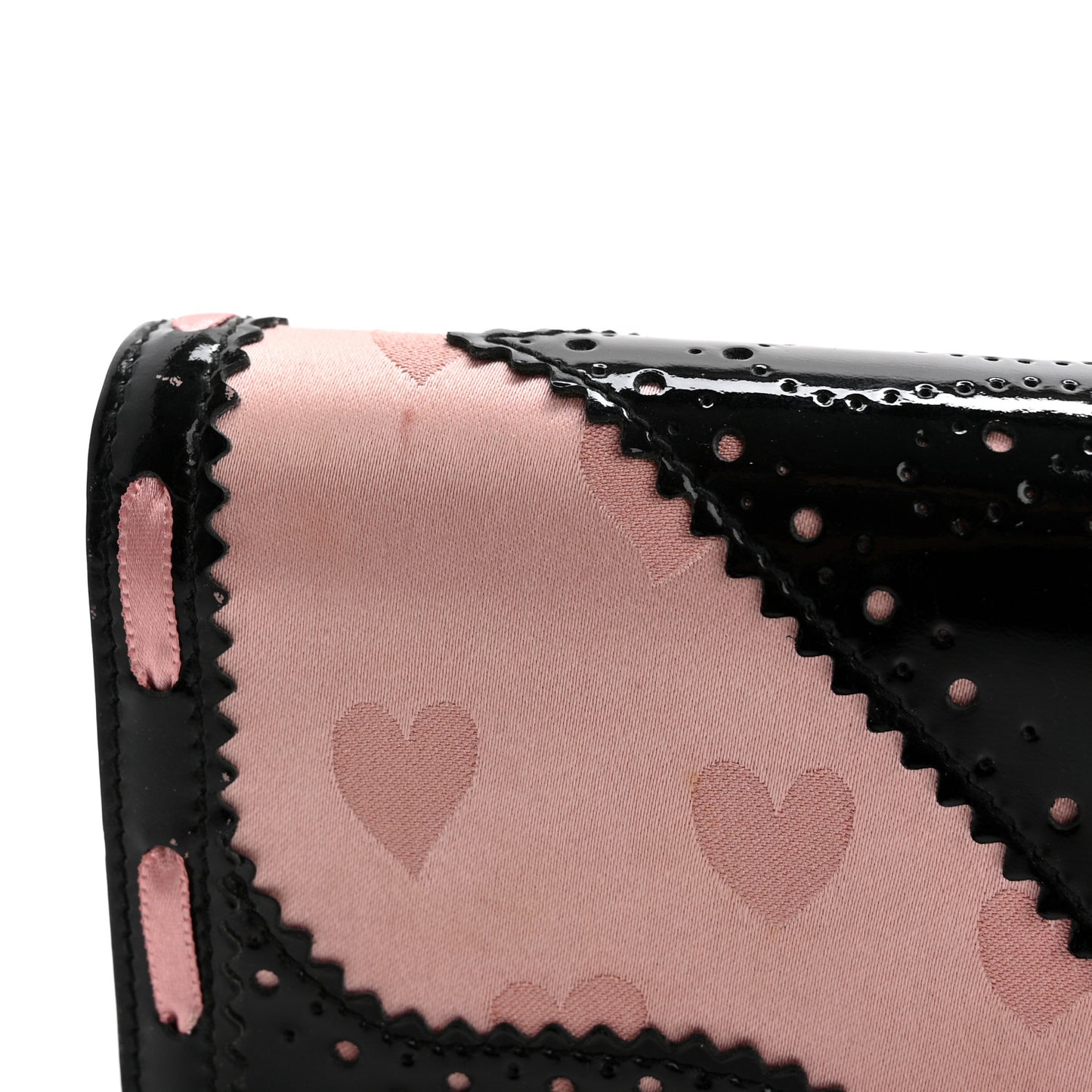 Satin Patent Heart D Trick Clutch Pink Black