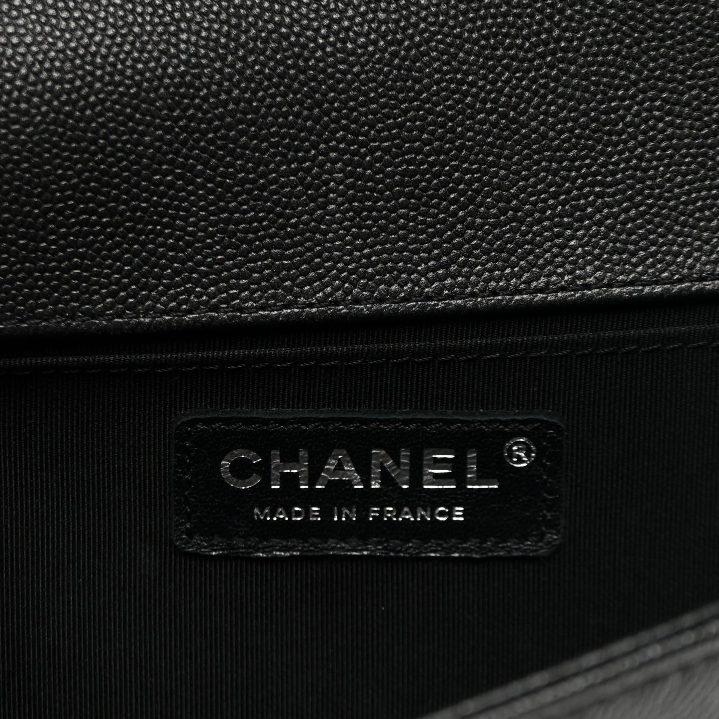 Caviar Quilted Medium Boy Flap So Black