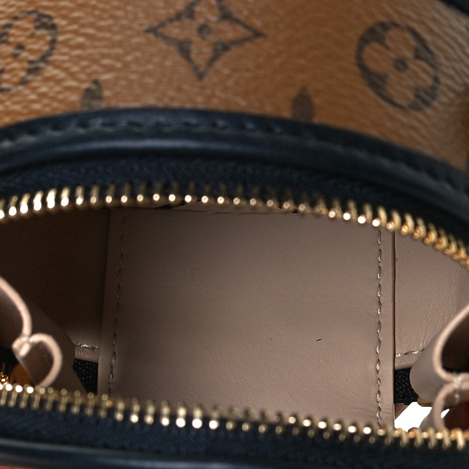 Louis Vuitton Reverse Monogram Boite Chapeau Necklace 6 of 6