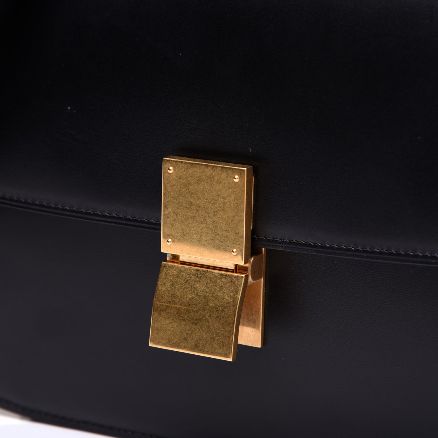 Box Calfskin Medium Classic Box Flap Black