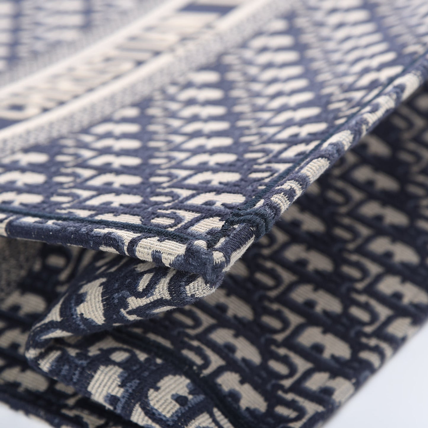 Oblique Book Tote Blue Multicolor