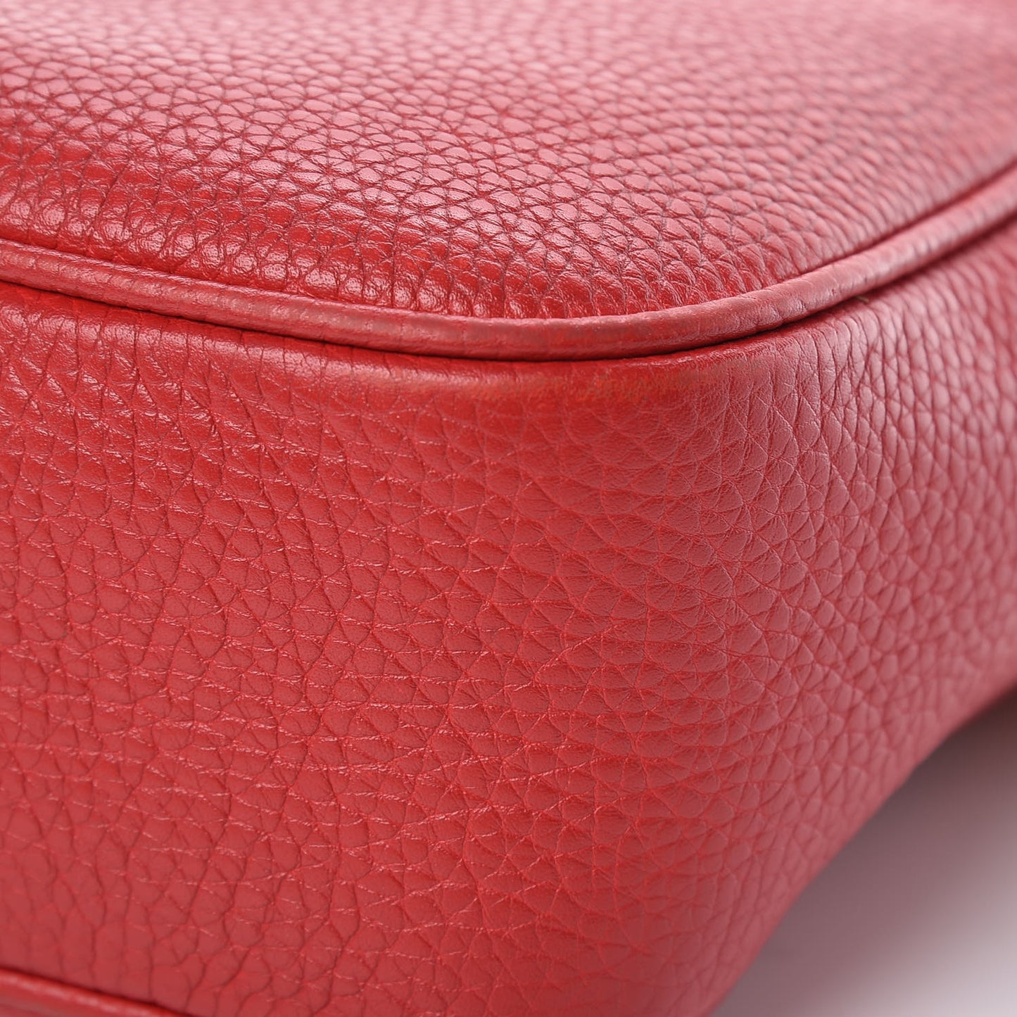 Pebbled Calfskin Small Soho Disco Bag Vibrant Red