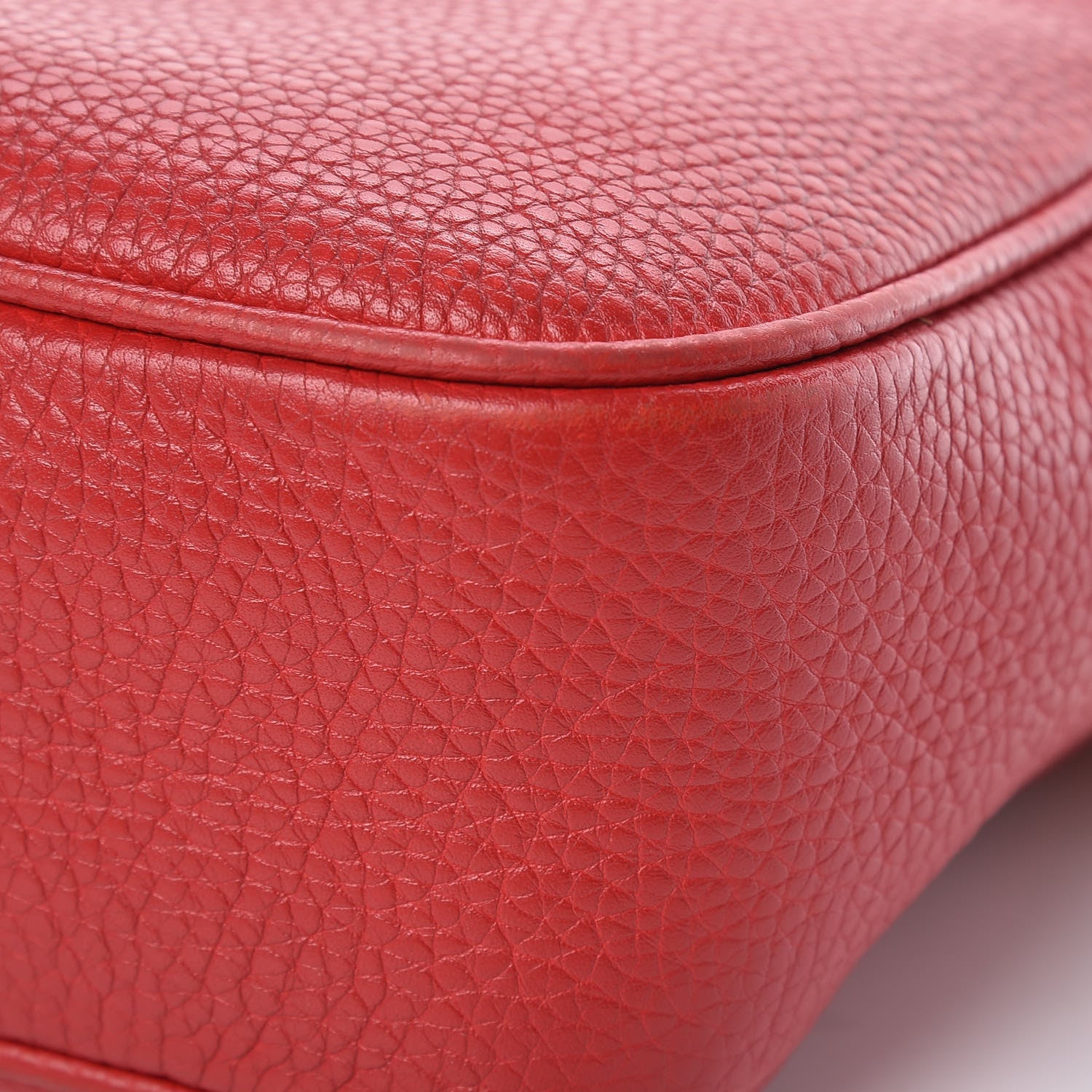 Gucci Pebbled Calfskin Small Soho Disco Bag Vibrant Red 16 of 16