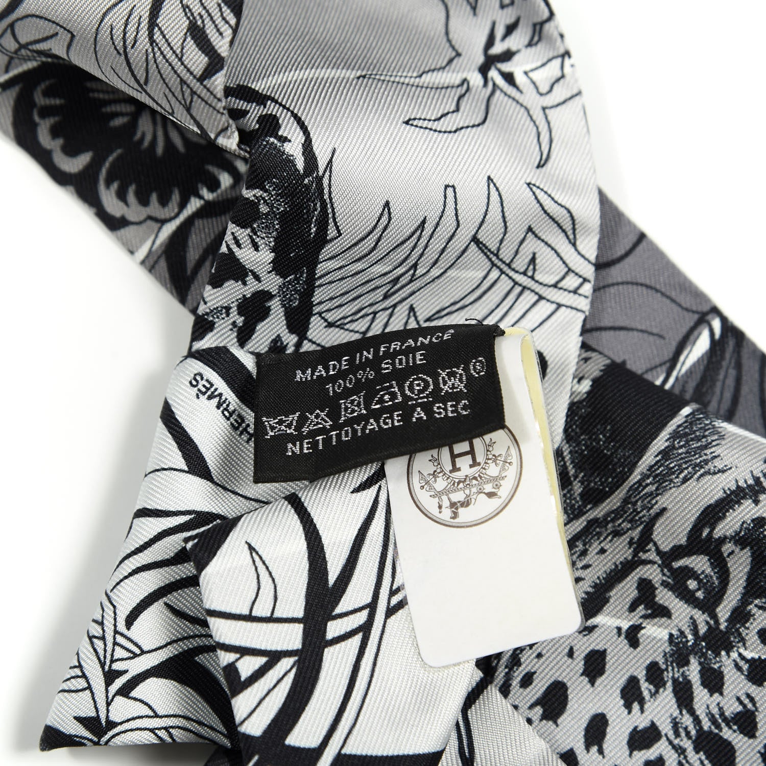 Hermes Silk Jungle Love Rainbow Twilly Gris Black White 3 of 4