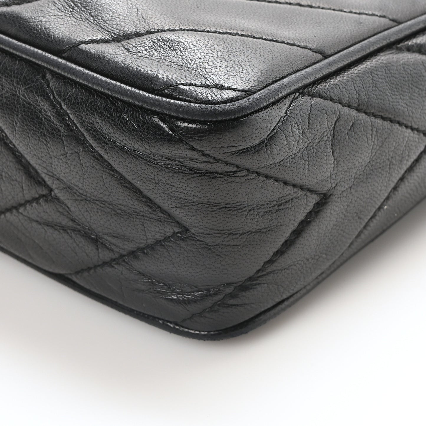 Lambskin Chevron Quilted Tassel Camera Case Black