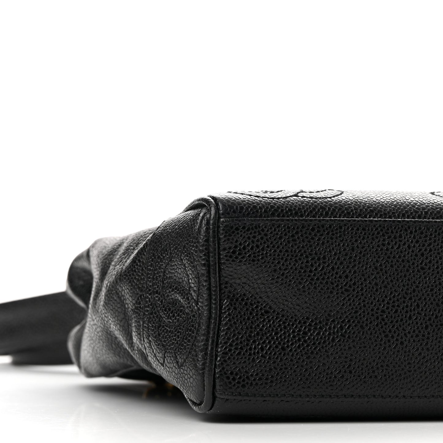 Caviar CC Shoulder Bag Black