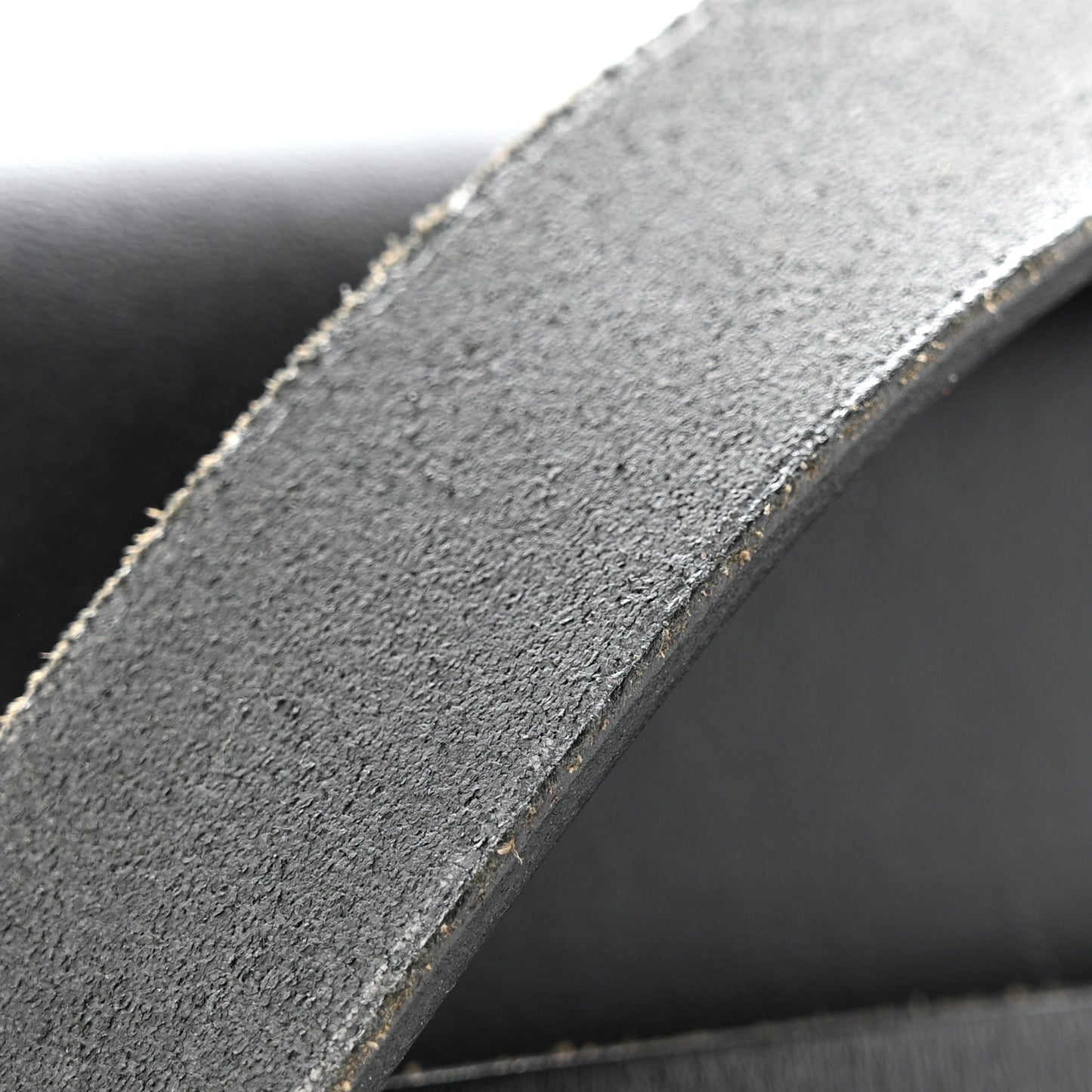 oile Vache Calfskin Herbag 39 MM Black