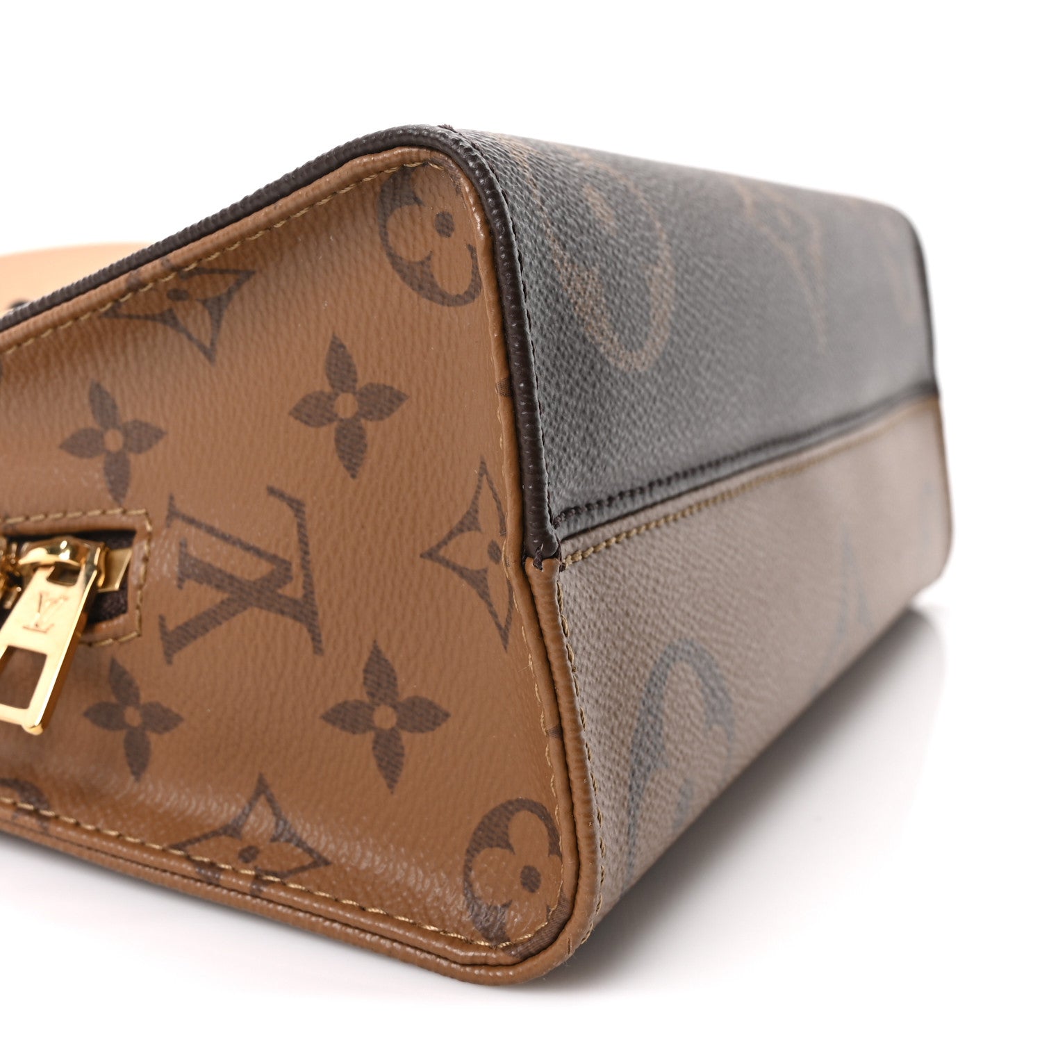 Louis Vuitton Reverse Monogram Giant OnTheGo East West 8 of 9