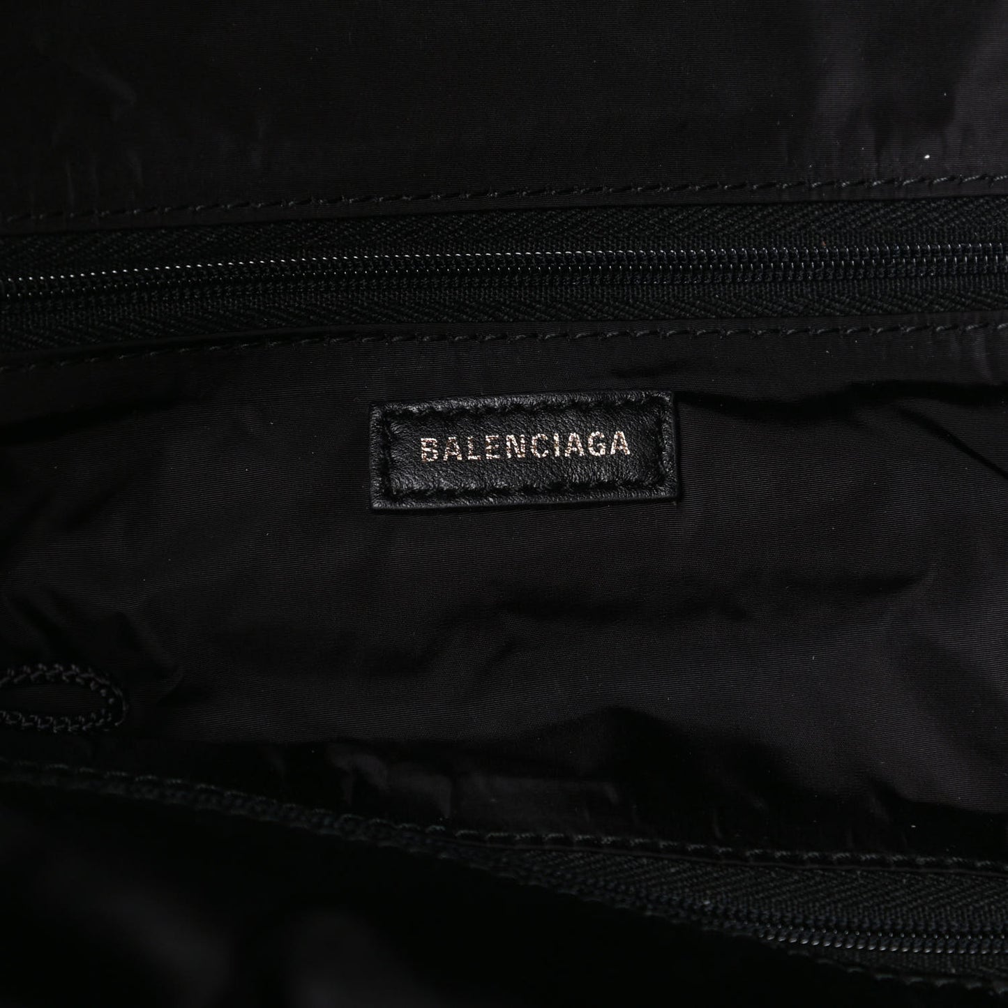 Textured Sport Nylon Logo Embroidered S Wheel Gym Bag Black Bleu Navy