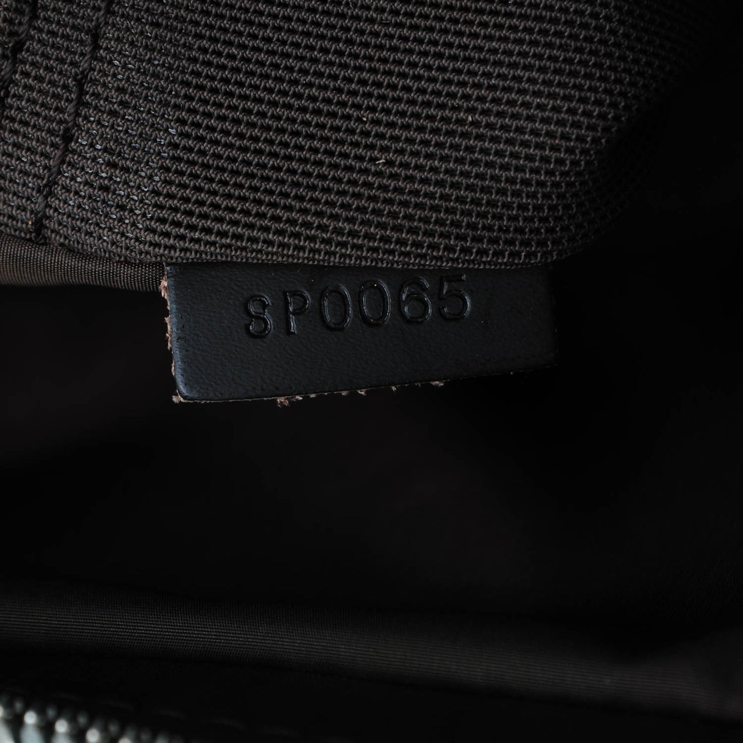 Damier Geant Compagnon Messenger Bag Black