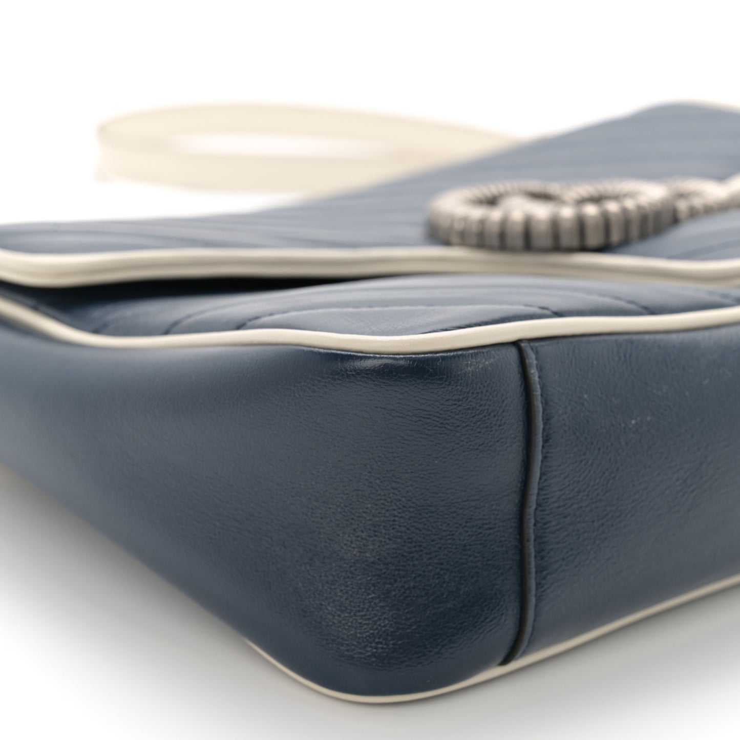 Vintage Effect Calfskin Matelasse Diagonal Medium Torchon GG Marmont Shoulder Bag Blue Agata Mystic White