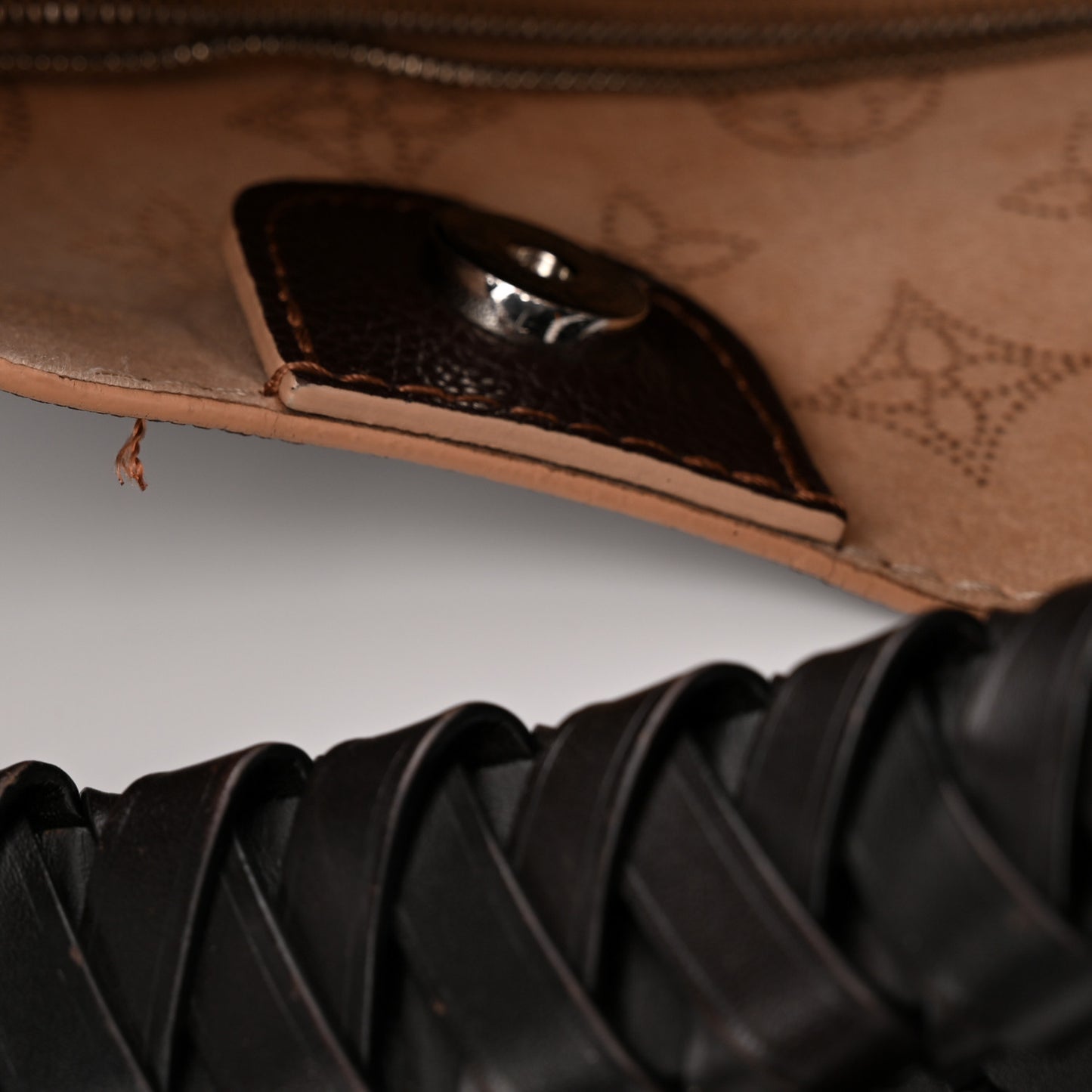 Mahina Carmel Hobo Chocolate