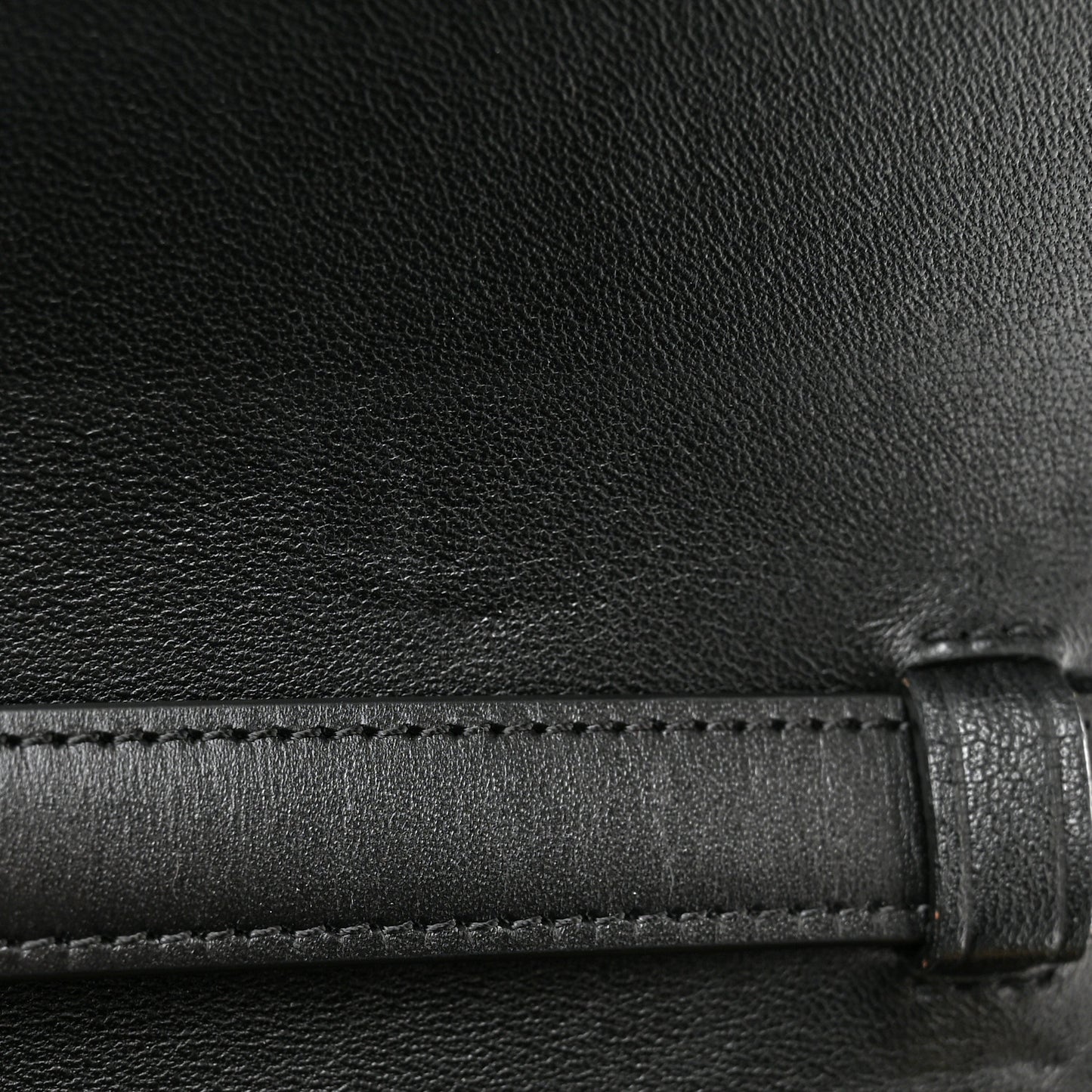 Box Calfskin Medium Classic Box Flap Bag Black