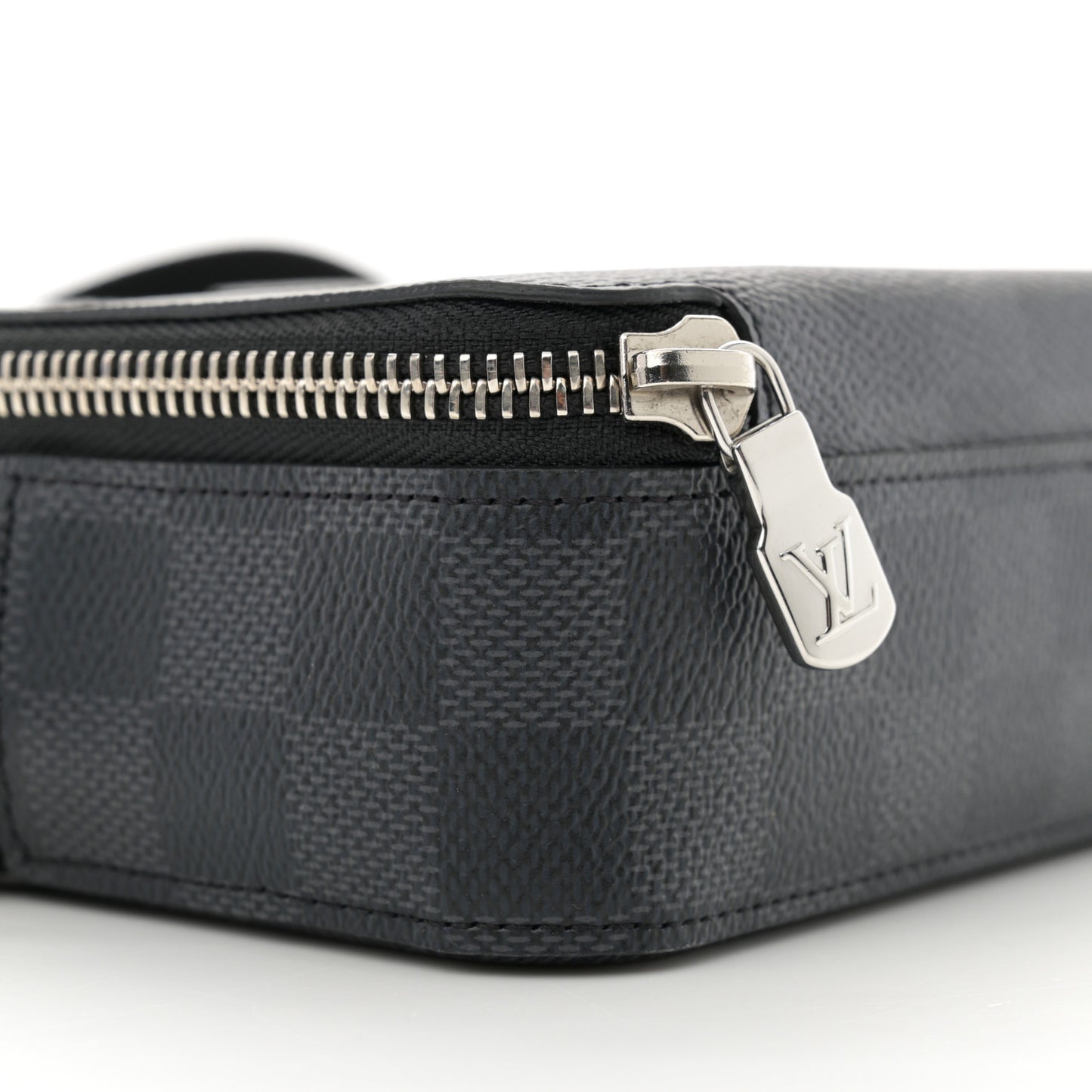 Damier Graphite Alpha Wearable Wallet