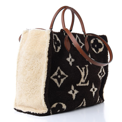 Louis Vuitton Shearling Monogram Giant Teddy Onthego GM Black White 3 of 9