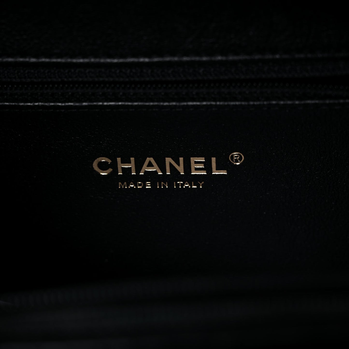 Caviar Quilted Medium CC Filigree Vanity Case Black