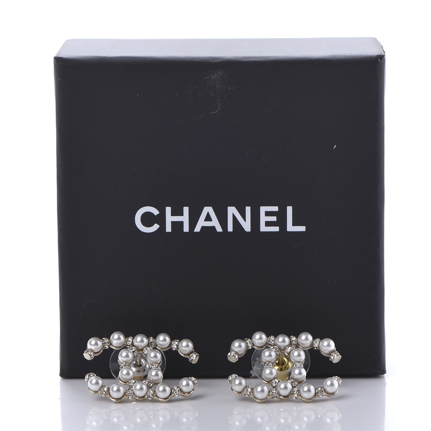 Chanel Pearl Crystal Nefertiti CC Earrings Gold 10 of 10