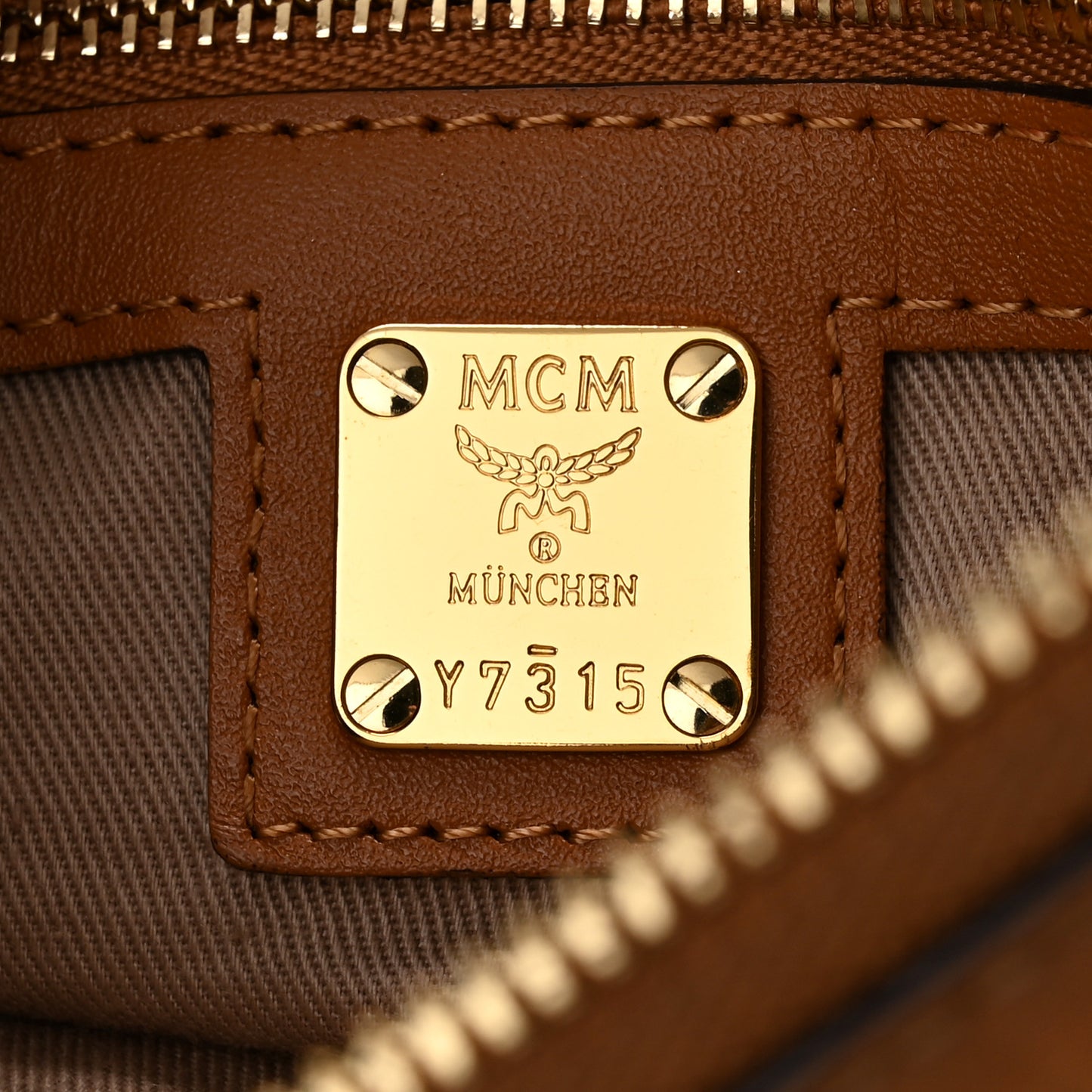 Visetos Medium Crossbody Pouch Cognac
