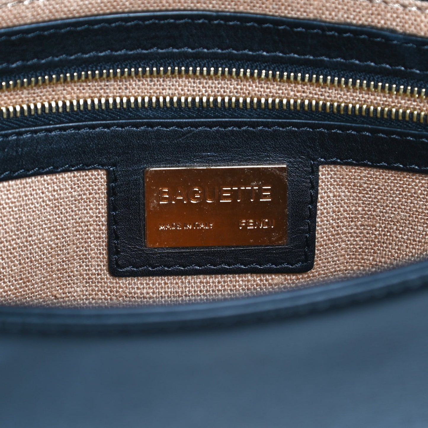 Vitello Baguette Trace Black