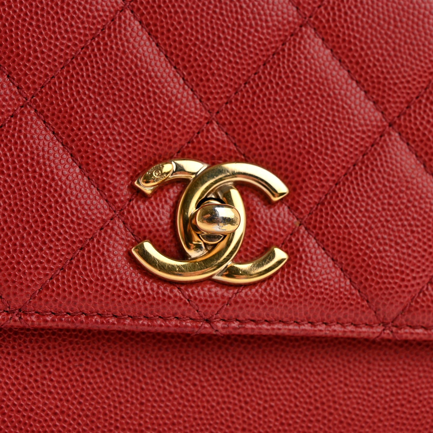 Caviar Quilted Medium Business Affinity Flap Red